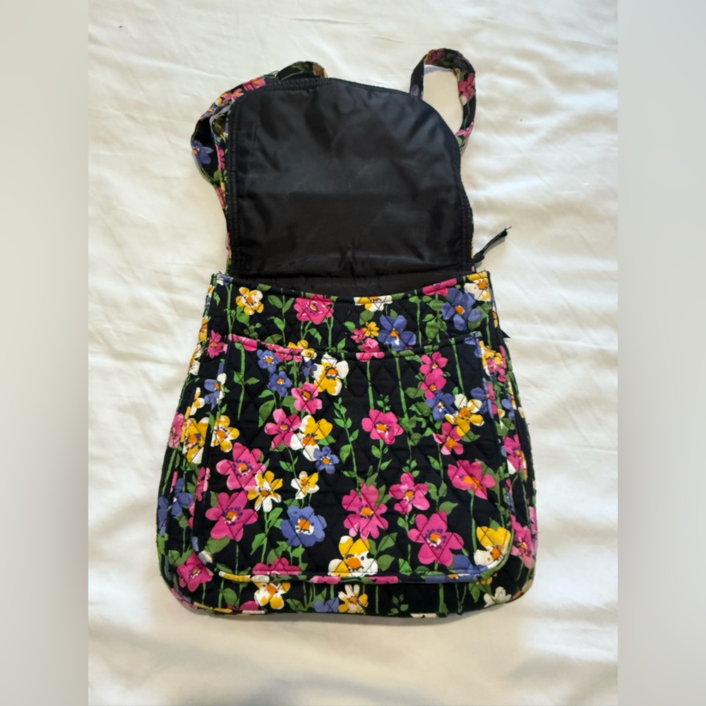 Vera Bradley- Wildflower Black - Shoulder Bag - Picture 2 of 6